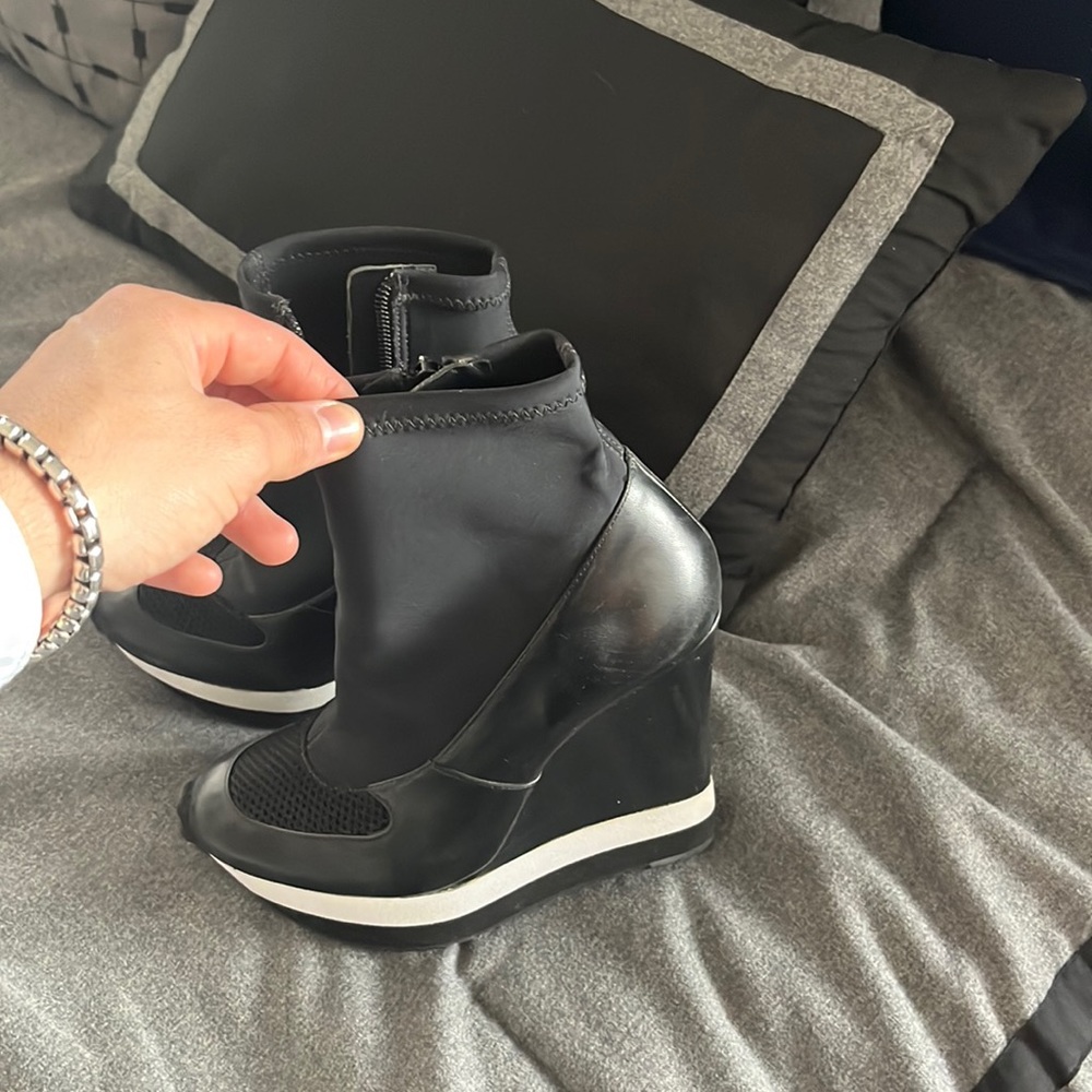 Ruthie Davis shoes size 39
